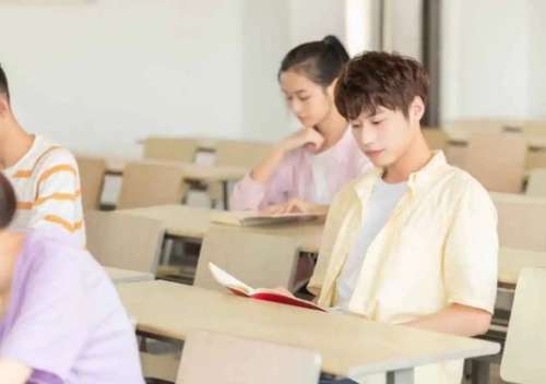 自考本科与成人本科的区别是什么？5个方面解读！